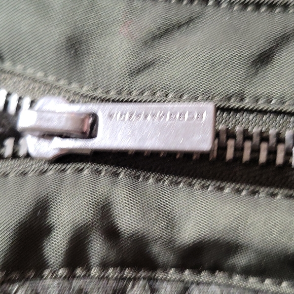 NWT BCBG Maxazria Crop Army Olive Green Moto Jacket Quilted Sructured Shoulders - Picture 3 of 10